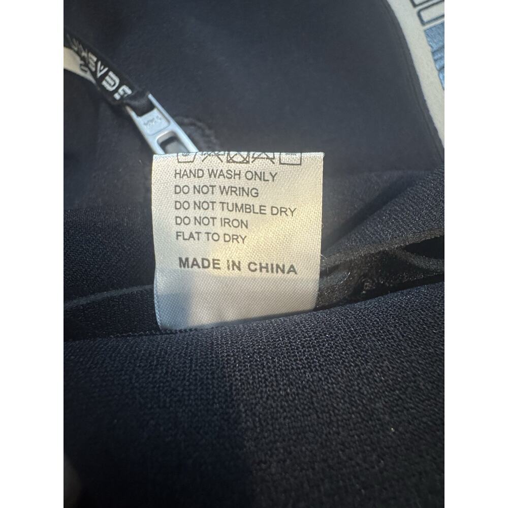 Seaskin Women’s Small Full Body Wetsuit Black Gray Front Zip Surf Dive Swim - Picture 3 of 8